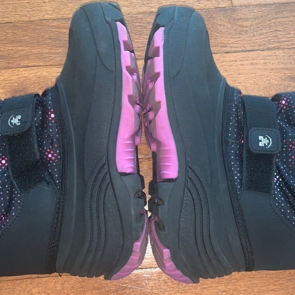 Kamik Girl’s Rocket 2 Black and Pink Winter Snow Boots Size Six - Picture 2 of 11